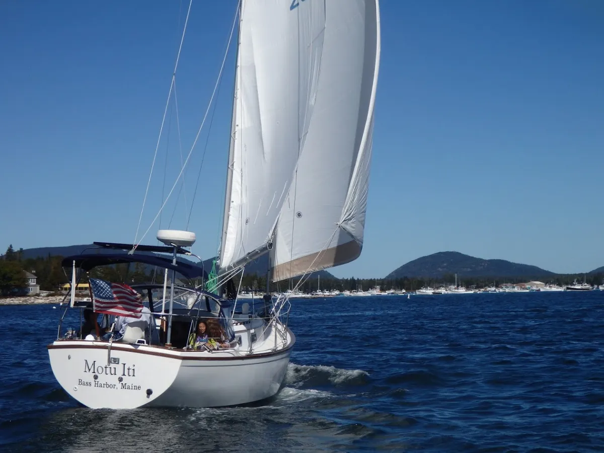 sail boat charter into Bass Harbor Maine